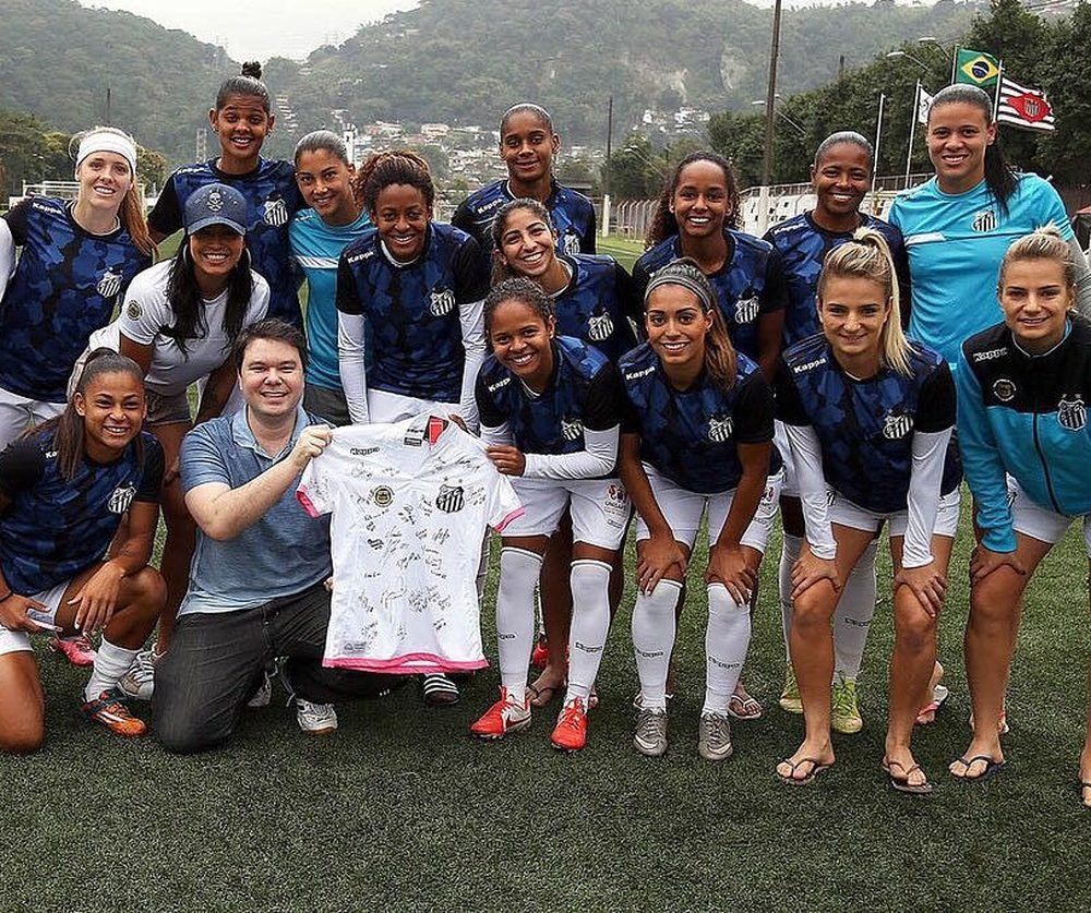 Dr. Caio Capitani com atletas do Santos Futebol Clube